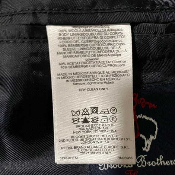 Brooks Brothers Navy Blazer with Gold Buttons. Loro Piana Fabric - Picture 4 of 5